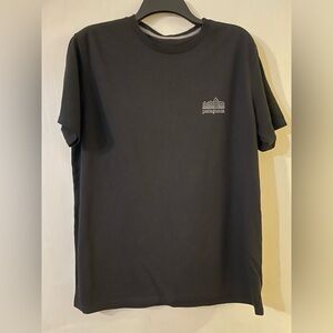 Patagonia NWOT Strataspire Responsibili Men's Charcoal Tee